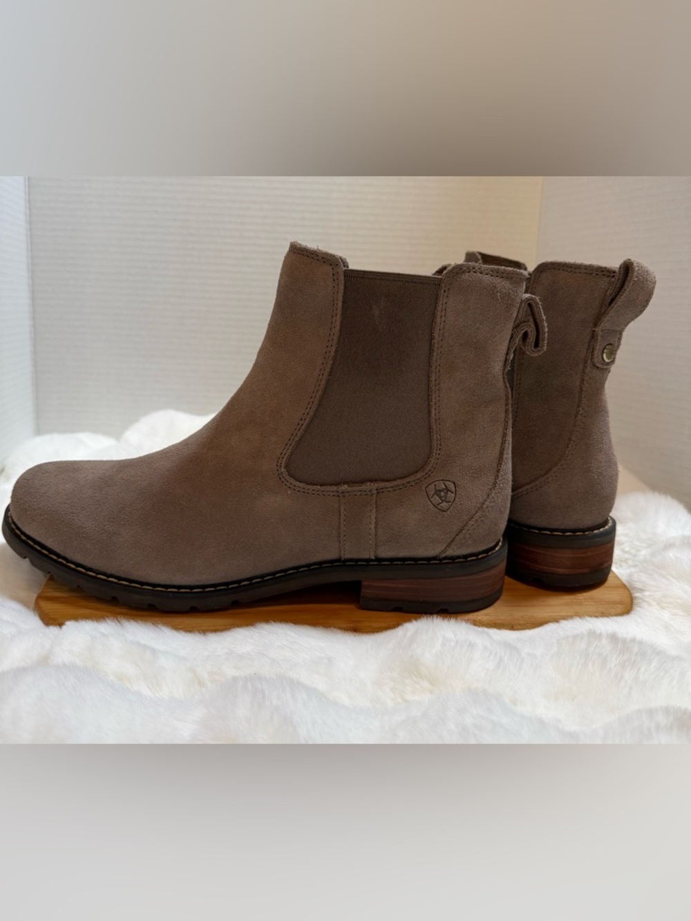 Ariat Ankle Boots New Tan Suede Chelsea Womens 10 Taupe Wexford Round Toe Brown